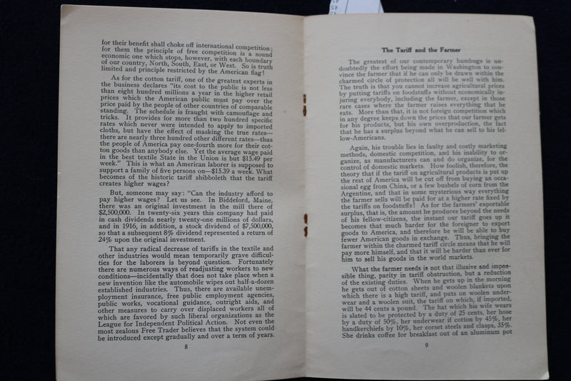 1930 THE TARIFF SCANDAL SOFTCOVER BOOK BY OSWALD GARRISON VILLARD - K 1557