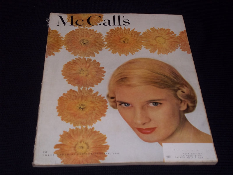 1948 OCTOBER MCCALL'S MAGAZINE - NICE FASHION FRONT COVER - E 20238