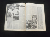 1989 STREET & SMITH'S PRO FOOTBALL MAGAZINE - RANDALL CUNNINGHAM - ST 457J