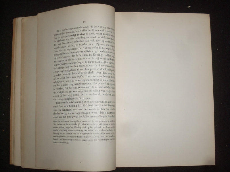 1920 DE GRONDEN DER STAATSINRICHTING VAN NEDERLAND HARDCOVER BOOK-DUTCH- KD 9235