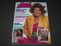 1988 AUGUST GOOD HOUSEKEEPING MAGAZINE - LINDA HAMILTON COVER - B 2767