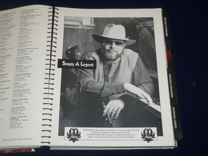 1993 THE OFFICIAL COUNTRY MUSIC DIRECTORY - TRAVIS TRITT COVER- PHOTOS - J 1983