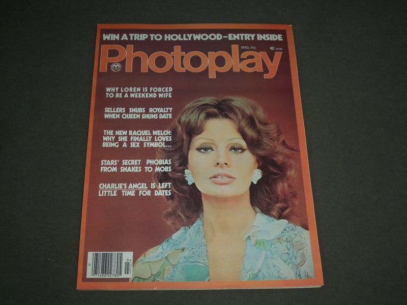 1977 APRIL PHOTOPLAY MAGAZINE - SOPHIA LOREN COVER - M 228