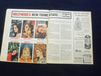 1961 DEC 10 FAMILY WEEKLY MAGAZINE SECTION-JACKIE KENNEDY-QUEEN ELIZABETH-J 9807