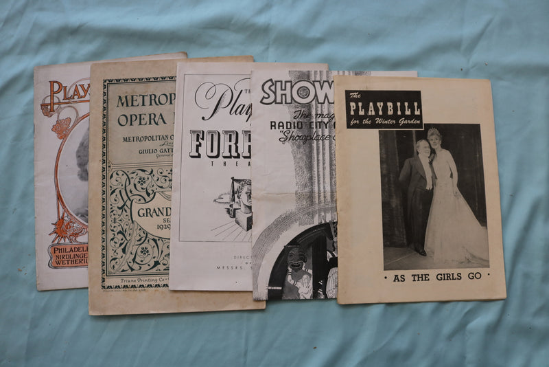 1940'S-1960'S MUSIC THEATRE PROGRAMS AND SOUVENIR BOOKS - LOT OF 51 - O 3720