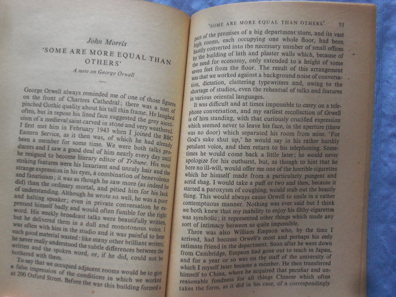 1950 THE PENGUIN NEW WRITING SOFTCOVER BOOK EDITED BY JOHN LEHMANN - K 307