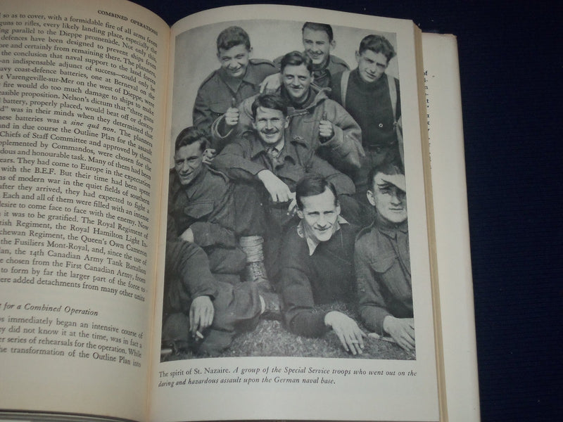 1943 COMBINED OPERATIONS STORY OF COMMANDOS BOOK - NICE PHOTOS - KD 2254