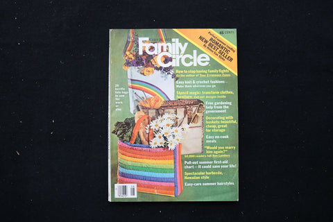 1977 JULY 26 FAMILY CIRCLE MAGAZINE - TOTE BAGS COVER - E 10508