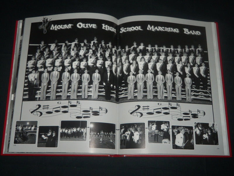 2010 MEMINISSE MT. OLIVE HIGH SCHOOL YEARBOOK - FLANDERS NEW JERSEY - YB 1626