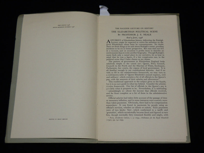 1948 THE ELIZABETHAN POLITICAL SCENE SOFTCOVER BOOK BY J. E. NEALE - J 6530