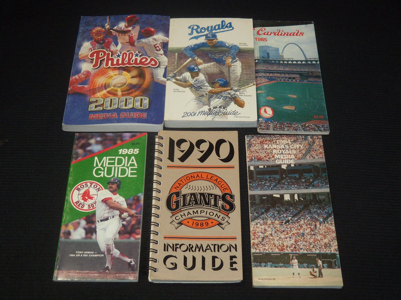 ASSORTED SPORT MEDIA GUIDES LOT - 19 PIECES - BASEBALL - FOOTBALL - KD 1E