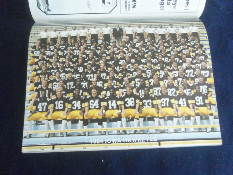 1984 SEPTEMBER 15 FOOTBALL PROGRAM - UNIV OF IOWA VS PENN STATE UNIV - SP 1216T