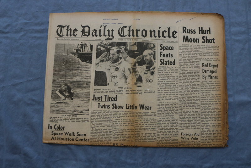 1965 JUNE 8 THE DAILY CHRONICLE NEWSPAPER - GEMINI 4 BACK FROM SPACE - NP 8518