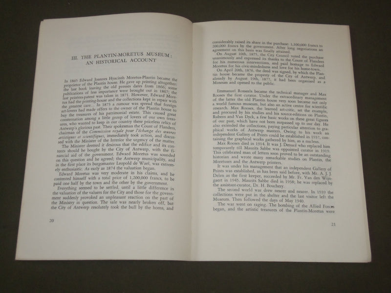 1965 THE PLANTIN MORETUS MUSEUM BY DR. L. VOET SOFTCOVER BOOK - J 2696