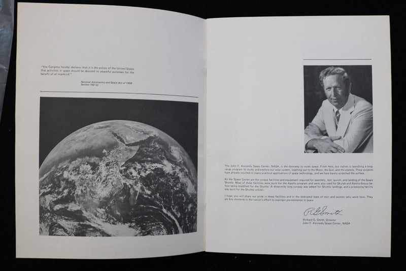 1981 NASA INFORMATION KIT - SOFTCOVER BINDER - K 3076