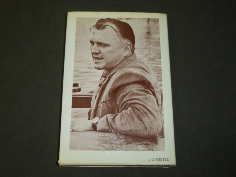 1971 WHO OWNS AMERICA BOOK SIGNED BY WALTER J. HICKEL -KENNETH JAY LANE- KD 5355