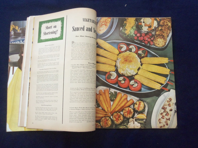 1945 JULY BETTER HOMES & GARDENS MAGAZINE - NICE ILLUSTRATED COVER - SP 6118I