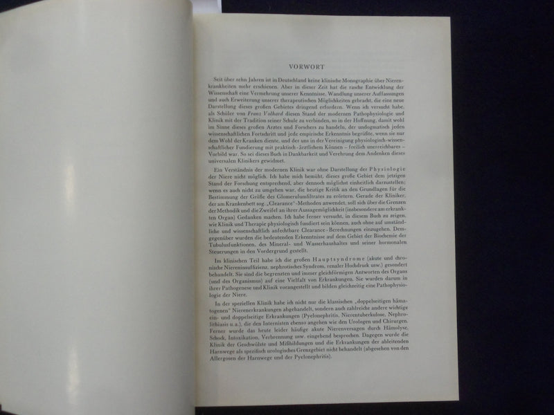 1958 NIERENKRANKHEITEN PHYSIOLOGIE HARDCOVER BOOK - HANS SARRE- GERMAN - KD 9004