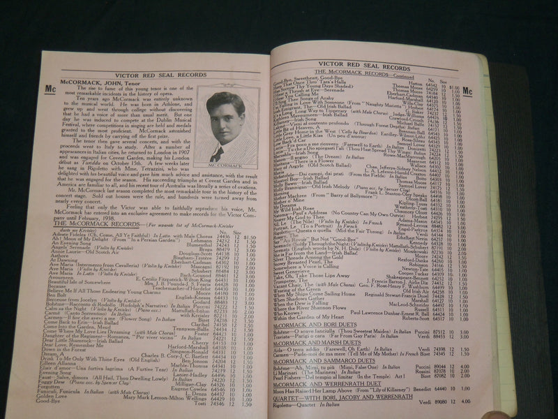 1916-1929 VICTOR RECORDS CATALOGS LOT OF 12 - SOFTCOVER - KD 1044