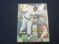 1982 STREET AND SMITH'S BASEBALL MAGAZINE - ROLLIE FINGERS COVER - ST 6915