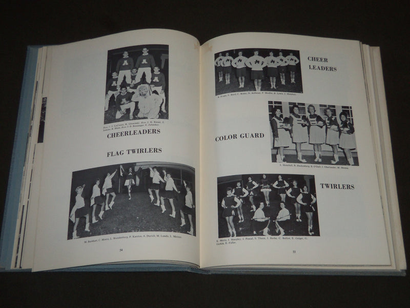 1963 THE CUE ALBRIGHT COLLEGE YEARBOOK - READING, PA - NICE PHOTOS - YB 980