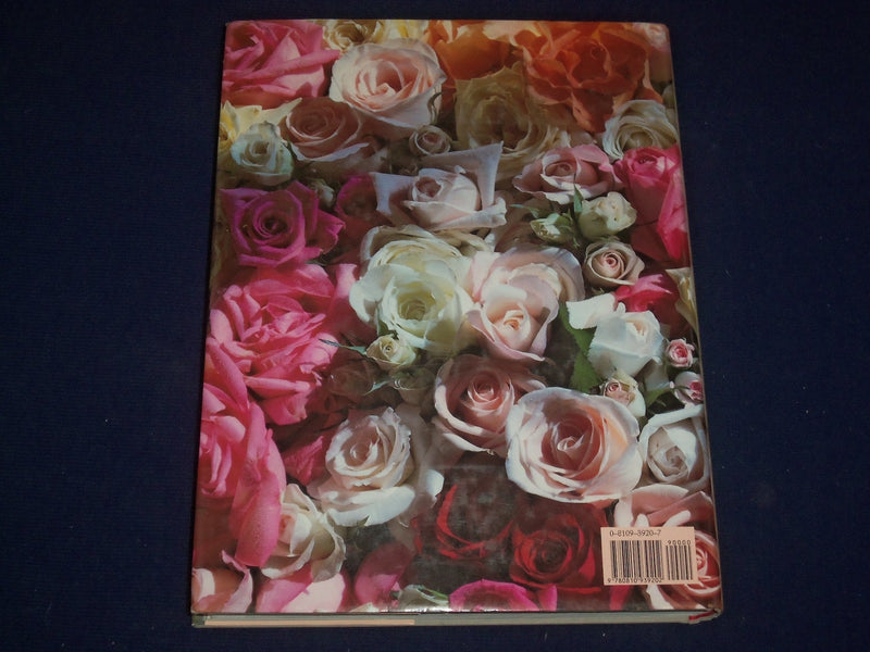 1993 THE ULTIMATE ROSE BOOK BY STIRLING MACOBOY - HARDCOVER - KD 2761