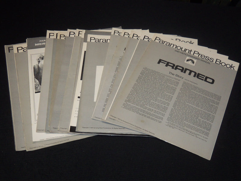 1970'S PARAMOUNT MOVIE PRESSBOOKS LOT OF 20 - O 3812