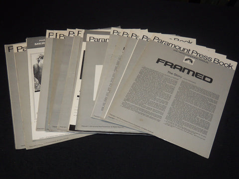 1970'S PARAMOUNT MOVIE PRESSBOOKS LOT OF 20 - O 3812