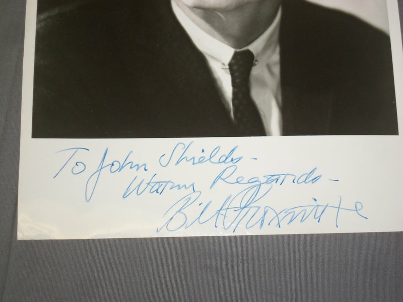 WISCONSIN SENATOR WILLIAM PROXMIRE 8 X 10 AUTOGRAPHED PHOTO - J 4057