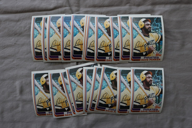 DAVE PARKER 1982 TOPPS BASEBALL CARDS - CARD #40 - NM-MT - LOT OF 22 - #77