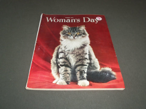 1951 MARCH WOMAN'S DAY MAGAZINE - CAT COVER - SP 7485