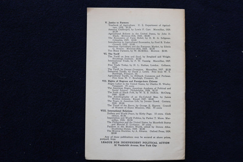 1930 THE TARIFF SCANDAL SOFTCOVER BOOK BY OSWALD GARRISON VILLARD - K 1557