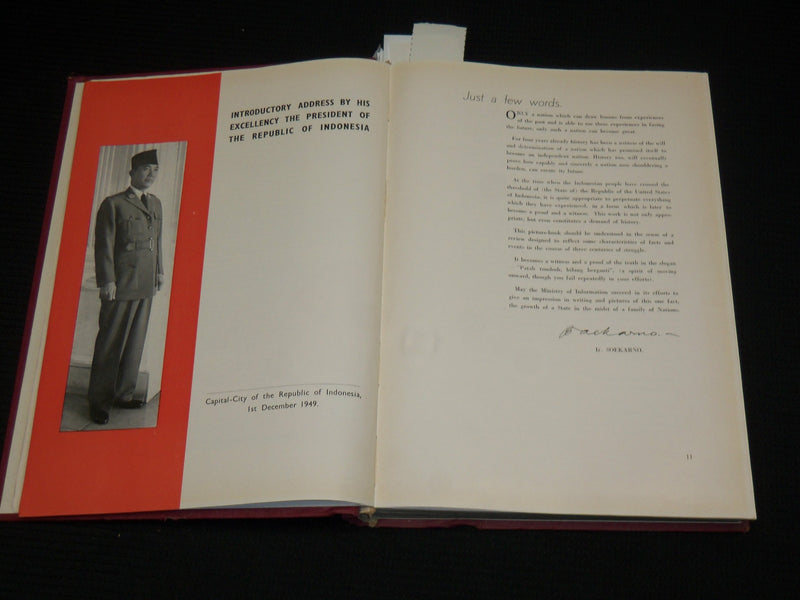 1954 ILLUSTRATIONS OF THE REVOLUTION INDONESIA 1945-1950 HARDCOVER BOOK - R 726Q