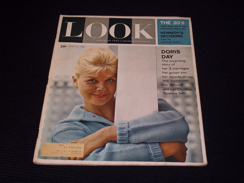 1961 JUNE 20 LOOK MAGAZINE - DORIS DAY FRONT COVER - E 20345