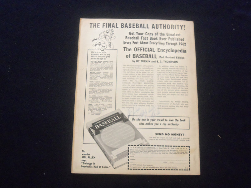 1963 STREET AND SMITH'S BASEBALL MAGAZINE - TOM TRESH COVER - SP 1523B