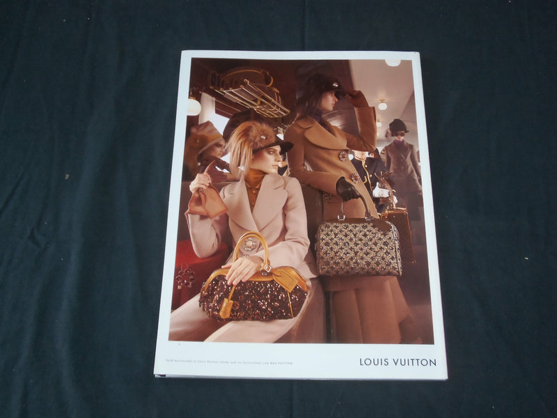 2012 FALL PREVIEW V MAGAZINE - FASHION MODELS COVER- NICE PHOTOS & ADS - RC 812