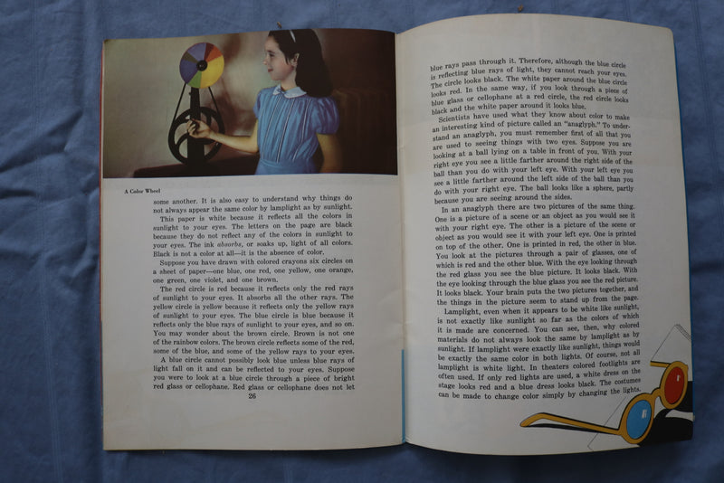 1956 LIGHT-BASIC SCIENCE SOFTCOVER BOOK BY BERTHA MORRIS PARKER - K 694