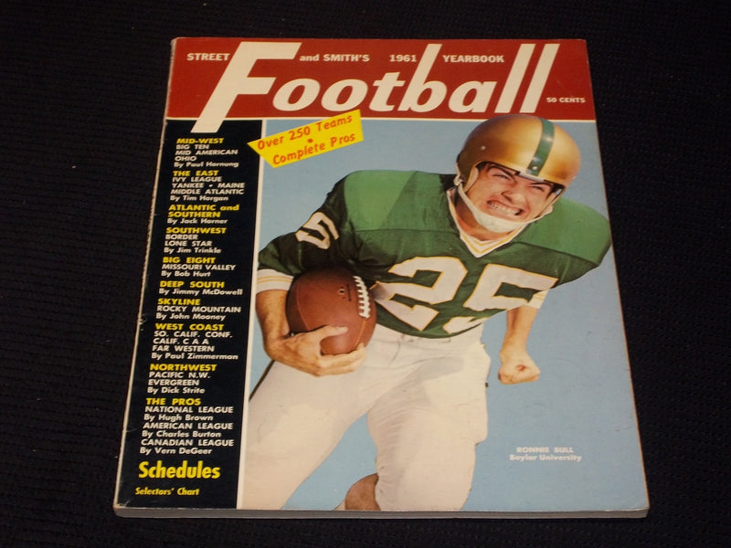 1961 STREET & SMITH'S FOOTBALL YEARBOOK MAGAZINE - RONNIE BULL COVER - E 6334