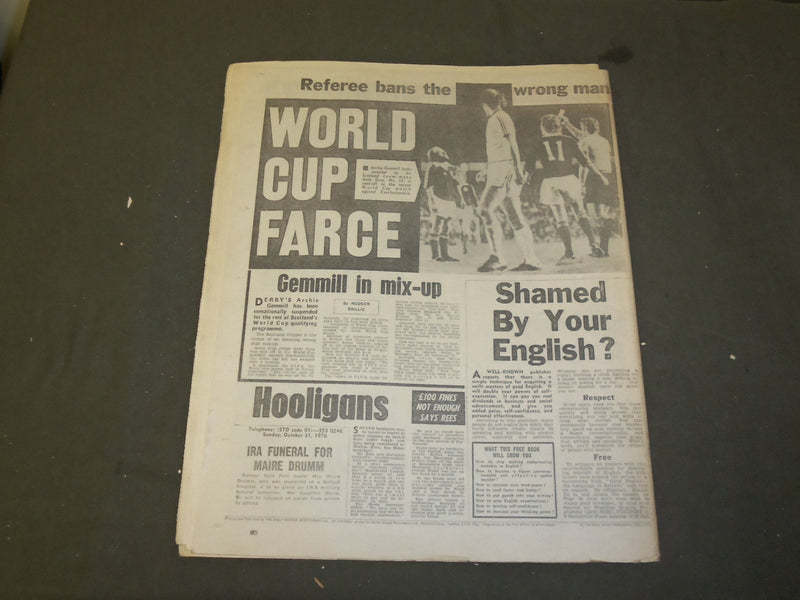 1976 OCTOBER 31 SUNDAY MIRROR NEWSPAPER - STAMPEDE AT SHOWBIZ STABLES - NP 3373