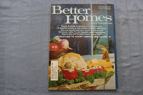 1966 NOVEMBER BETTER HOMES AND GARDENS MAGAZINE - LIKE TO COOK COVER - E 9693