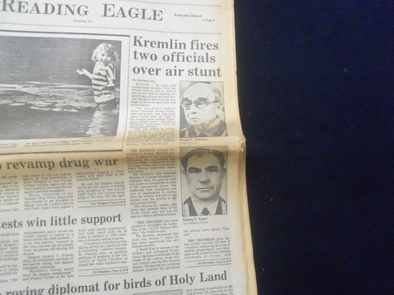 1987 MAY 31 READING EAGLE NEWSPAPER - READING, PA - KREMLIN FIRES 2 - NP 6106