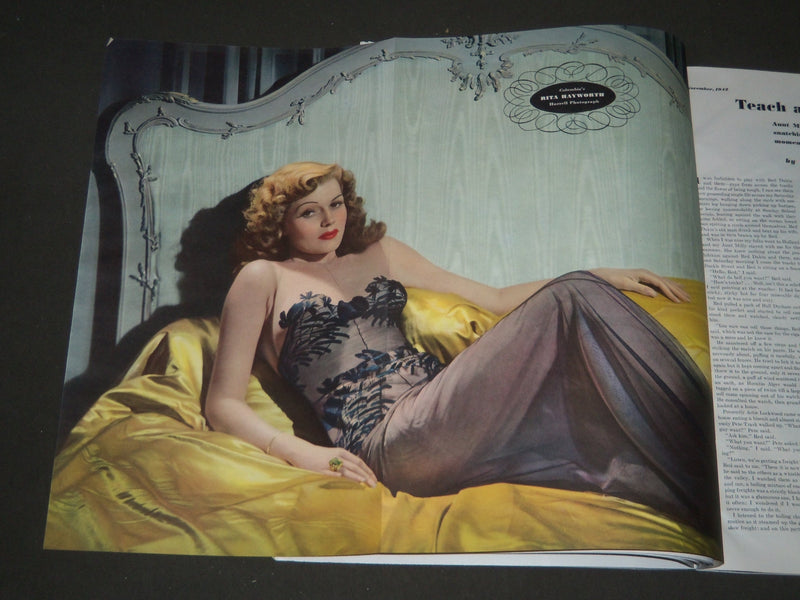 1942 NOVEMBER ESQUIRE MAGAZINE - VARGAS ILLUSTRATION - COVER AND ADS - ST 5076