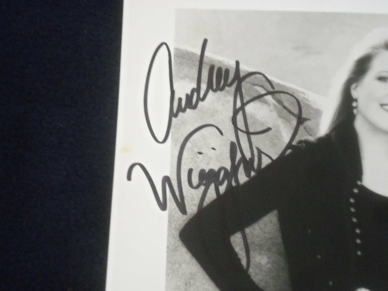 JOHN & AUDREY WIGGINS 8x10 AUTOGRAPHED PHOTOGRAPH