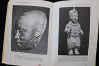 1984 A SHORT HISTORY OF AFRICAN ART HARDCOVER BOOK BY WERNER GILLON - KD 9760