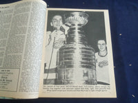 1972 APRIL HOCKEY PICTORIAL MAGAZINE - PETER MAHOVLICH COVER - ST 200X
