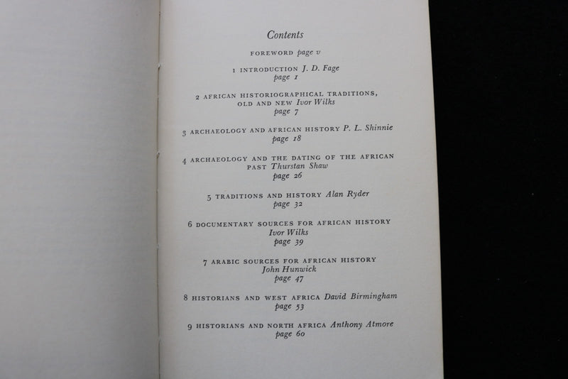 1970 AFRICA DISCOVERS HER PAST SOFTCOVER BOOK EDITED BY J.D. FAGE - K 3495