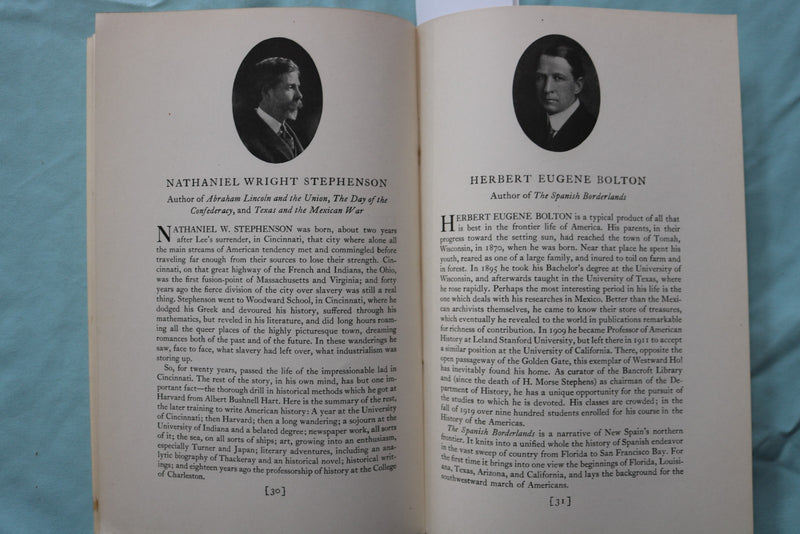 THE NEW HISTORIANS SOFTCOVER BOOKLET - YALE UNIVERSITY PRESS - K 3253