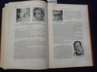1961 LEHRBUCH DER PADIATRIE HARDCOVER BOOK - GERMAN TEXT - KD 8990