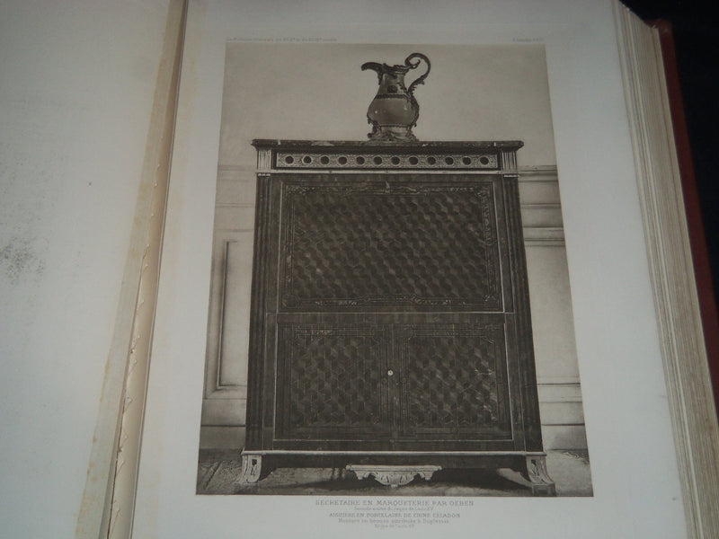 1900'S MUSEE DU LOUVRE LE MOBILIER FRANCAIS VOLUME BY EMILE MOLINIER - Z 47