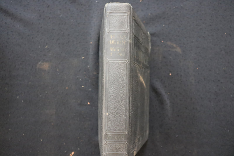 1923 THE HAWKEYE UNIVERSITY OF IOWA YEARBOOK - IOWA CITY, IOWA - YB 3538